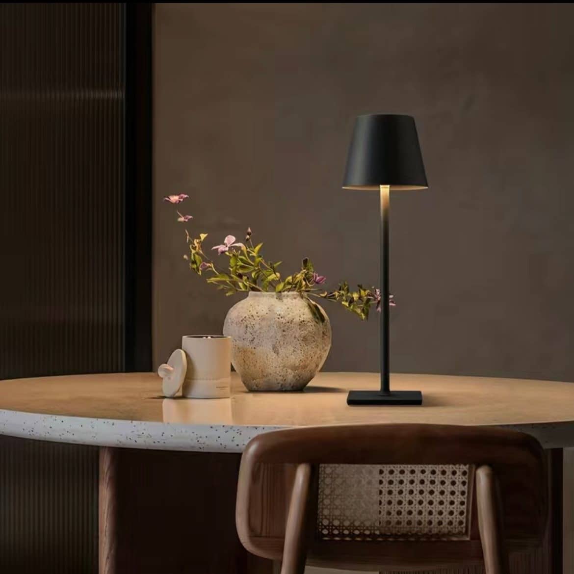 cordless-table-lamp-minimalistic